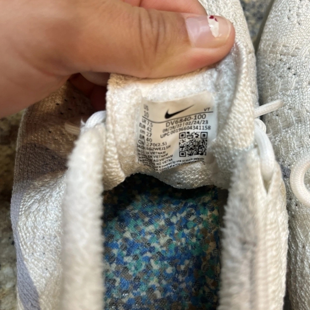 Nike Women's Vapormax - Picture 5 of 7